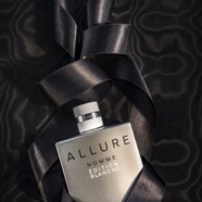 1512 Allure Chanel Homme sfondo blurr +vignett 72dpi.jpg