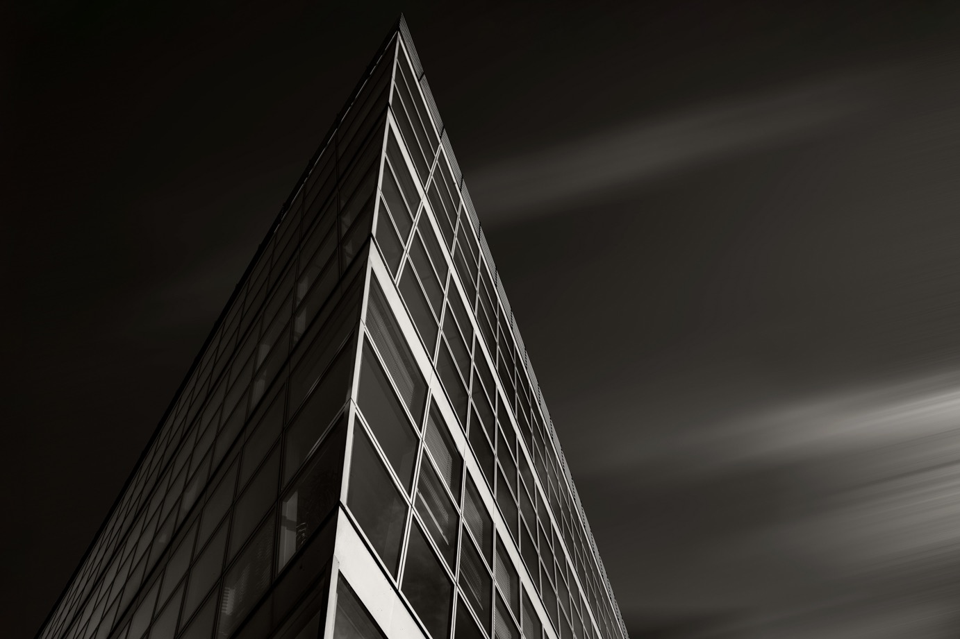 7776 Dusseldorf  b&w Fine Art 2+punta.jpg