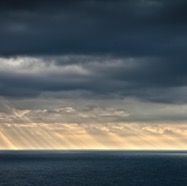 5D 3755 Raggi di sole dalle nuvole+viraggio HDR.jpg